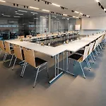 V8 Motorworld Region Stuttgart 4* Μπέμπλινγκεν