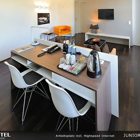V8 Motorworld Region Stuttgart Hotel 4*