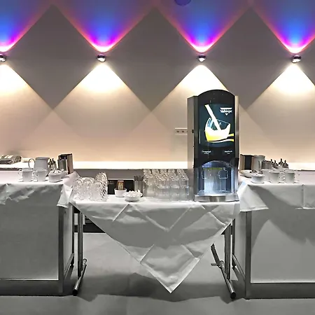 V8 Motorworld Region Stuttgart Hotel