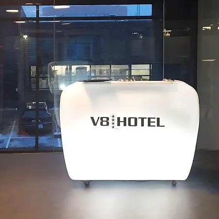 V8 モーターワールド リジョン シュトゥットガルト 4*