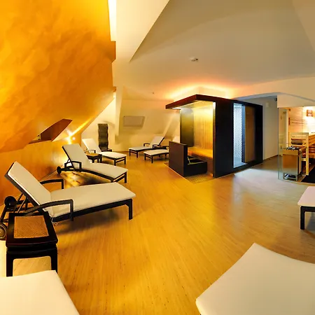 V8 Motorworld Region Stuttgart بوبلنغ