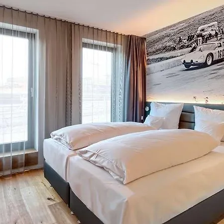 فندق V8 Motorworld Region Stuttgart 4*