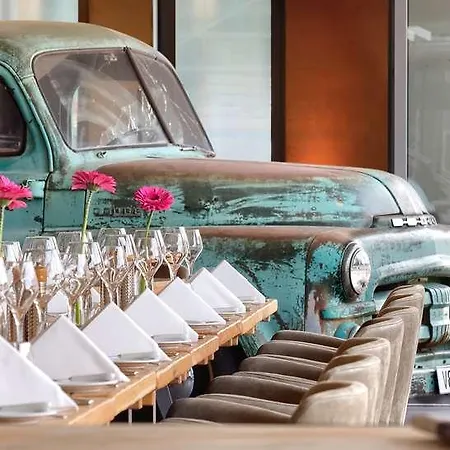 V8 Motorworld Region Stuttgart بوبلنغ
