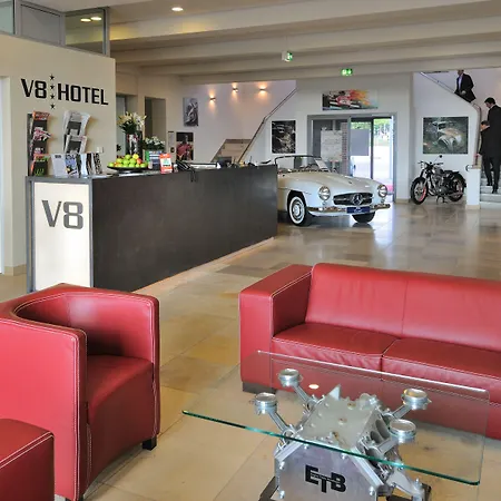 V8 Motorworld Region Stuttgart 4* بوبلنغ