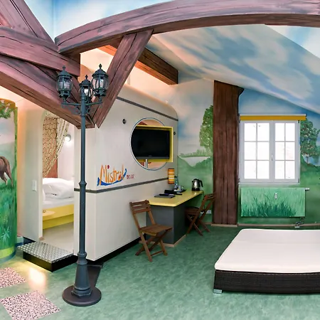 V8 Motorworld Region Stuttgart Hotel