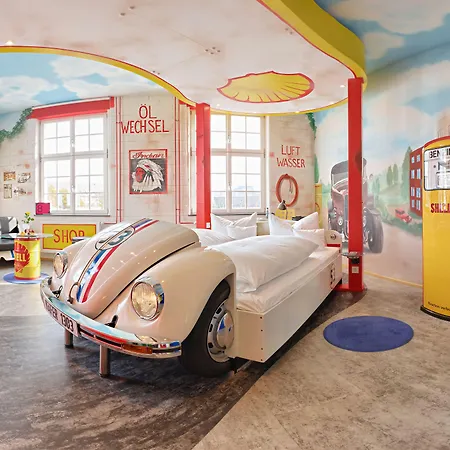 V8 Motorworld Region Stuttgart 4*