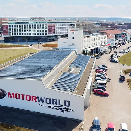 V8 Motorworld Region Stuttgart 4* بوبلنغ