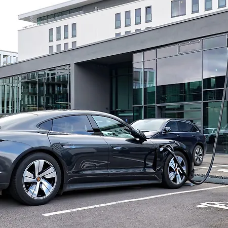 V8 Motorworld Region Stuttgart 4*