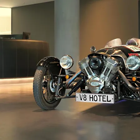 Отель V8 Motorworld Region Stuttgart Бёблинген