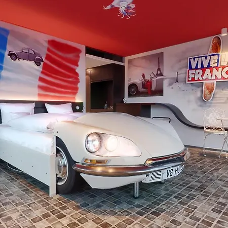 V8 Motorworld Region Stuttgart 4* Бёблинген